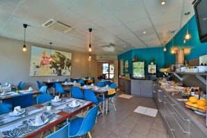 Daily buffet breakfast (EUR 17 per person)