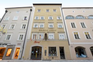 Front of property - Hotel Krone 1512 (Salzburg)