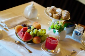 Free daily continental breakfast