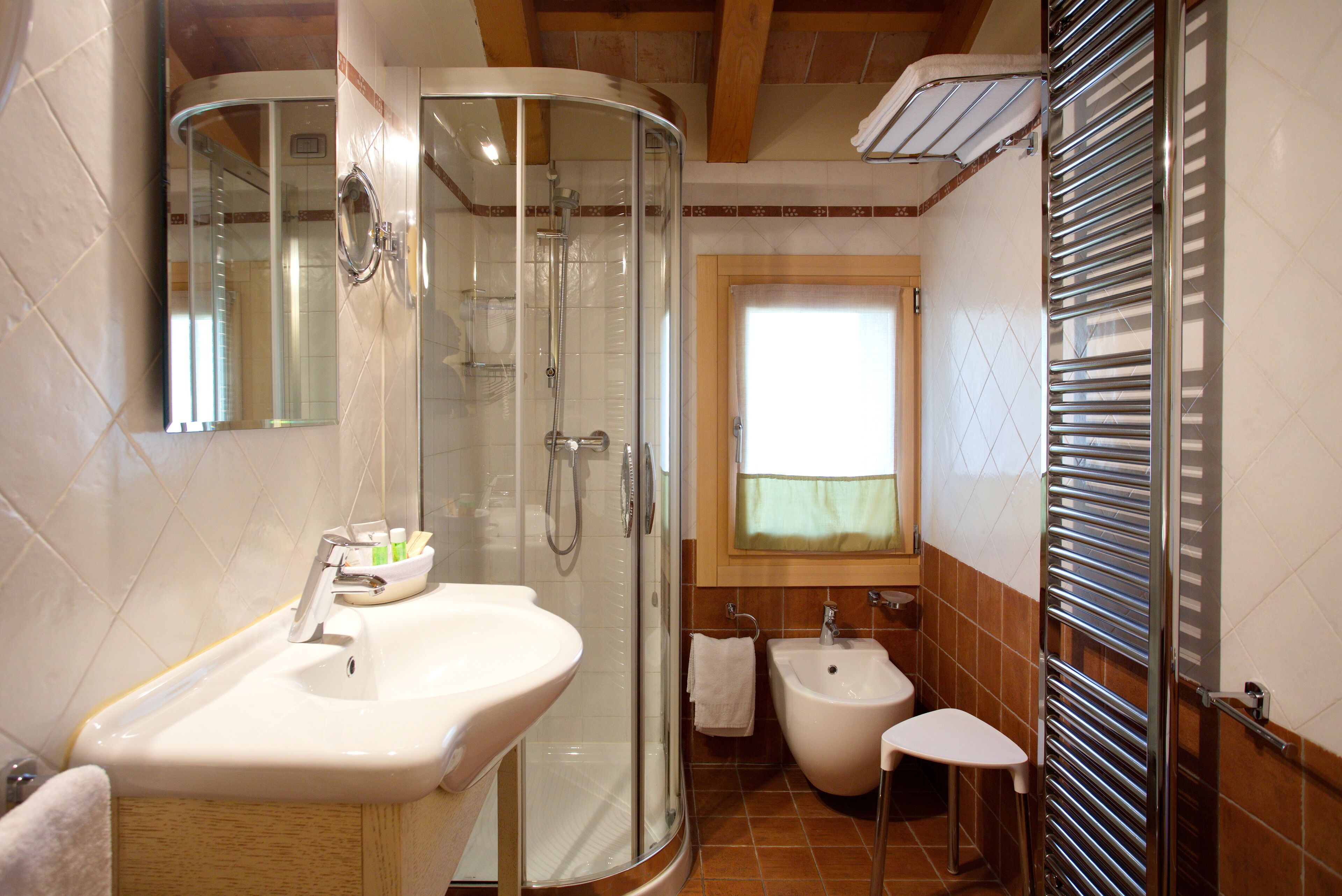 shower, free toiletries, hair dryer, slippers