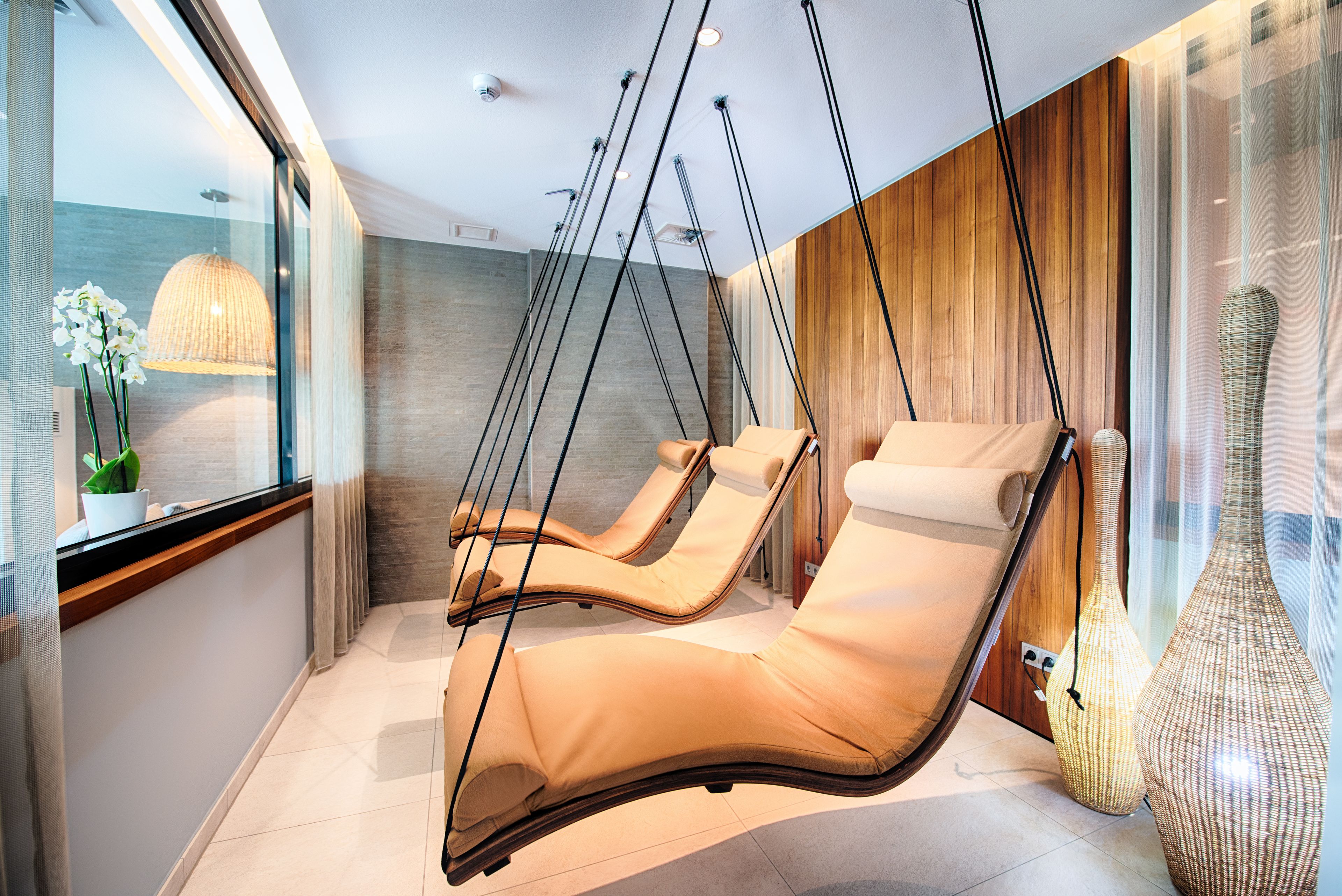 Körperbehandlungen, Warmsteinmassagen, klassische Massagen