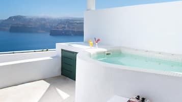 Deluxe Suite, Hot Tub, Sea View | Terrace/patio