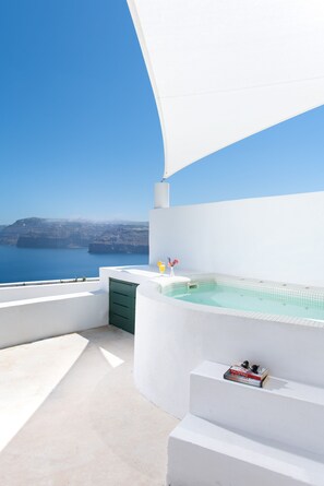 Deluxe Suite, Hot Tub, Sea View | Terrace/patio - Avant Garde Suites (Santorini)