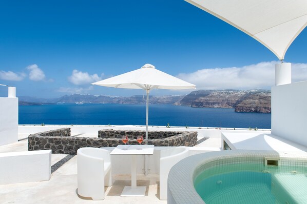 Deluxe Suite, Hot Tub, Sea View | Terrace/patio - Avant Garde Suites (Santorini)