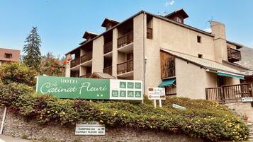 숙박 시설 정면