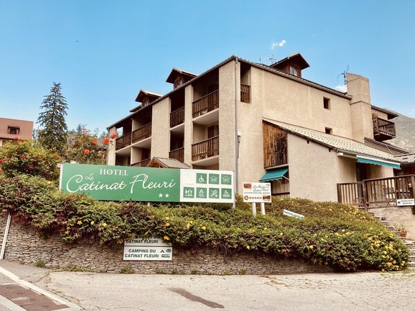 Hôtel Le Catinat Fleuri - Guillestre
