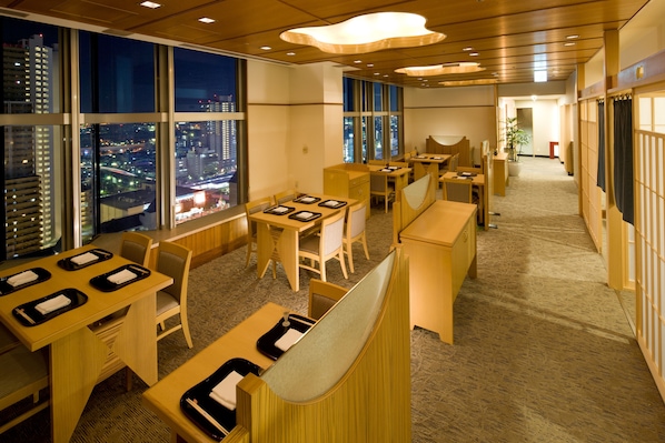 4 Restaurants, Frühstück, Mittagessen, Abendessen, japanische Küche