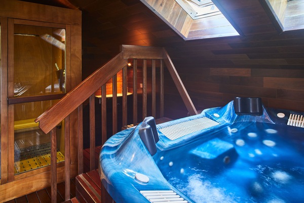 Couples treatment rooms, Turkish bath