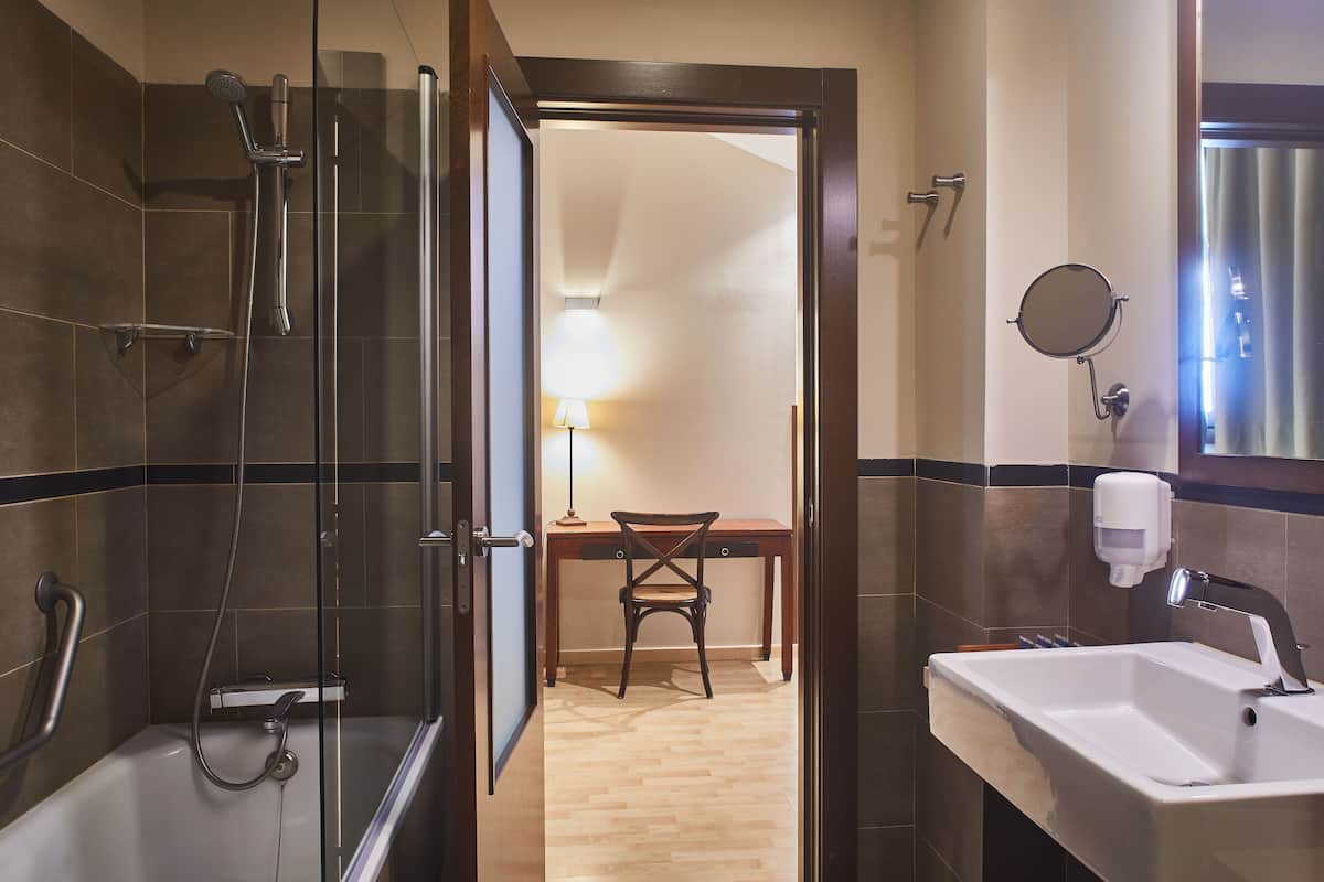 free toiletries, hair dryer, towels