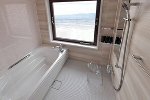 Top Floor Premier Corner Twin Room, Non Smoking | Bathroom | Combined shower/tub, free toiletries, hair dryer, slippers - Hotel Kintetsu Universal City (Osaka)