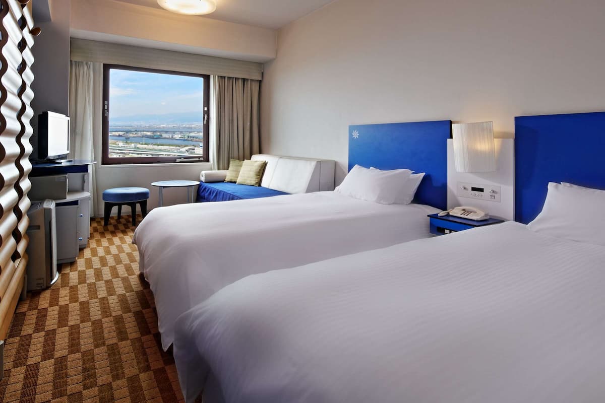 https://www.hotels.com/ho345419/hotel-kintetsu-universal-city-osaka-japan/