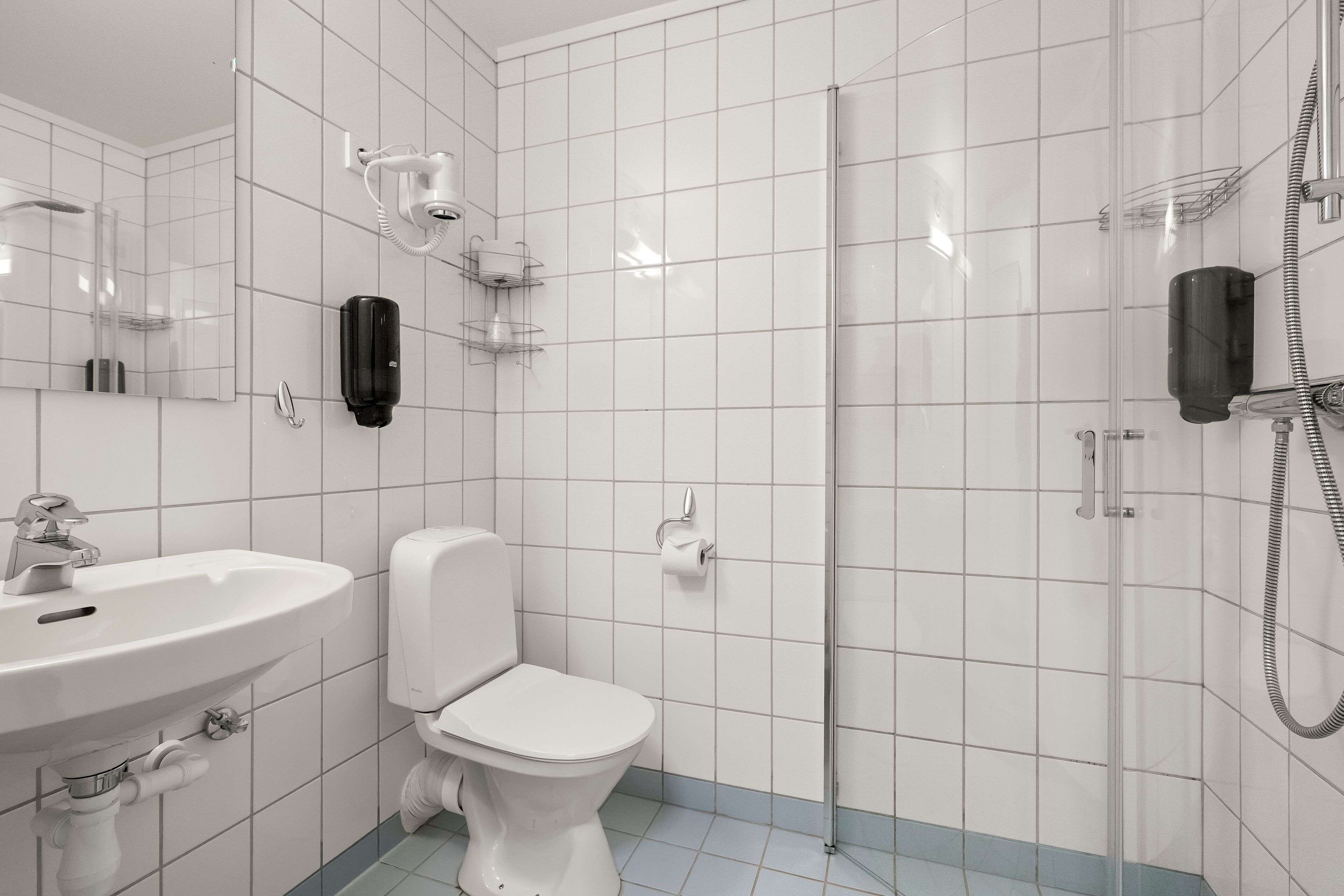 double room | bathroom | towels