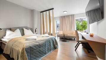 Superior Room | Laptop workspace, soundproofing, iron/ironing board, free WiFi