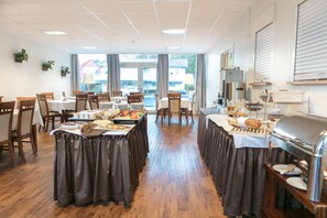Breakfast area - Kinn Hotell Florø (Kinn)