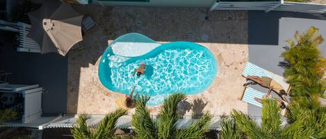 Outdoor pool, sun loungers