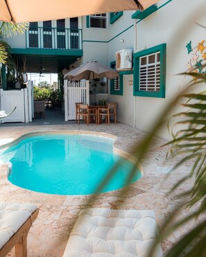 Outdoor pool, sun loungers