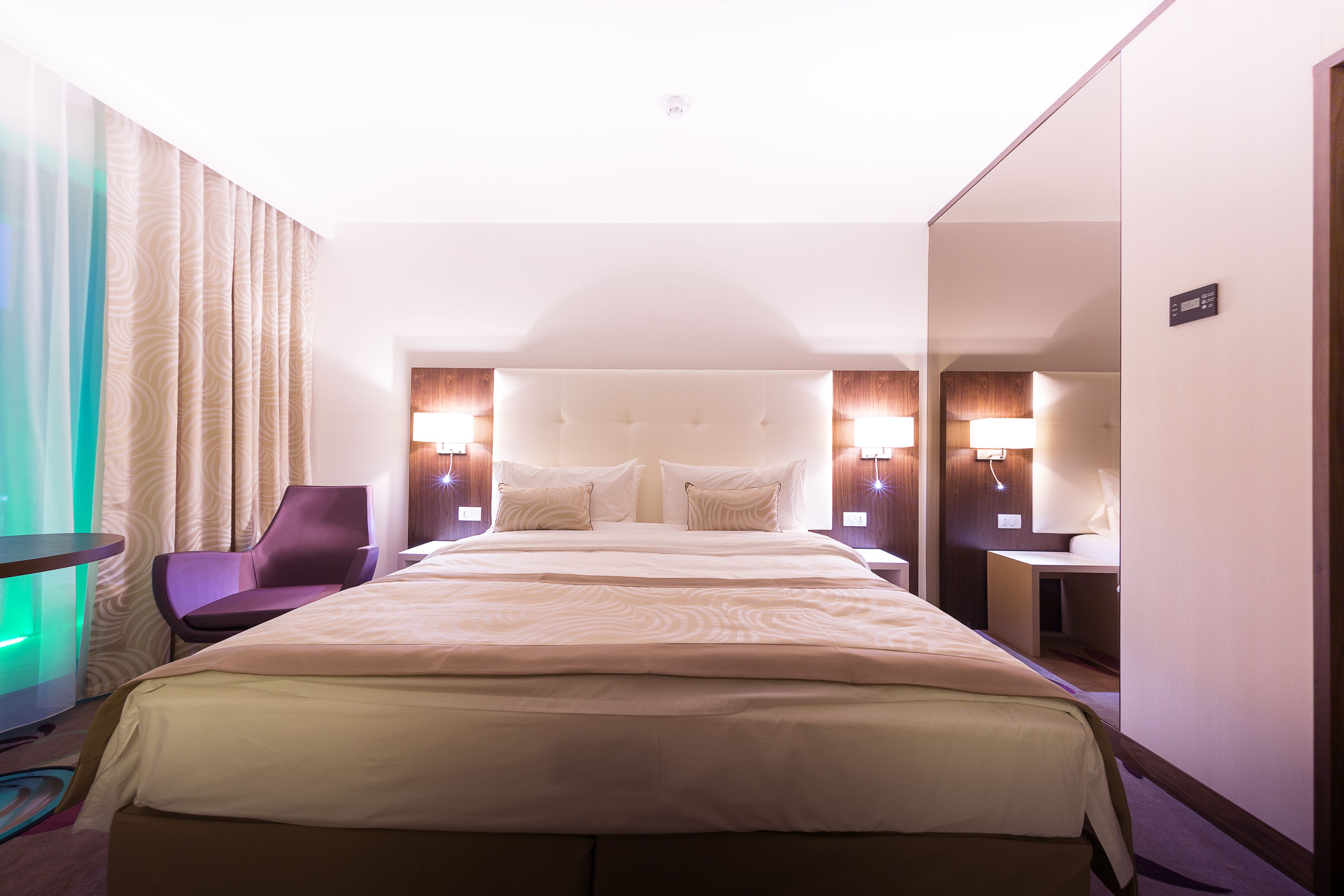 superior double or twin room | minibar, in-room safe, soundproofing, iron/ironing board