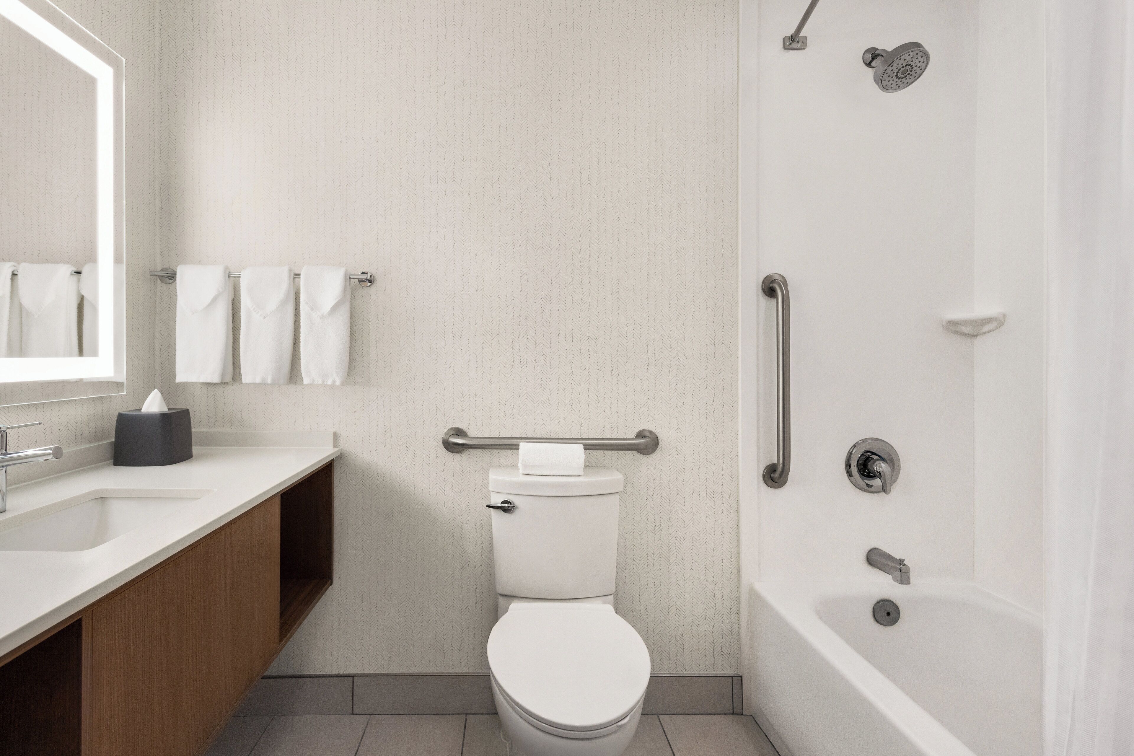 1 bedroom, desk, blackout curtains, soundproofing