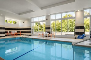 Indoor pool, open 9:00 AM to 10:00 PM, sun loungers - Holiday Inn Birmingham - Hoover by IHG (Birmingham)