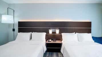 Habitación estándar, 2 camas de matrimonio | Ropa de cama de alta calidad, caja fuerte, escritorio