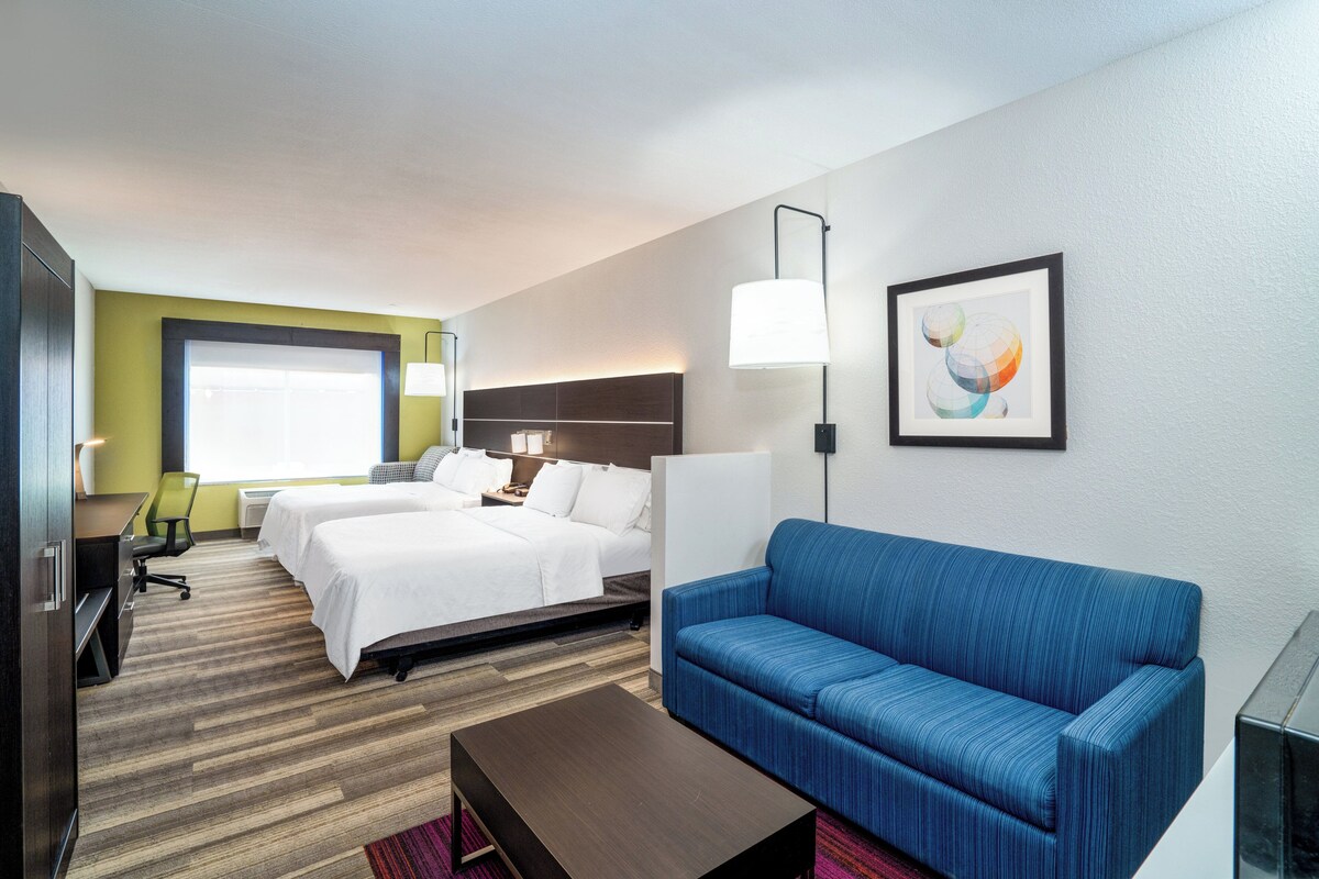 Suite, 1 kingsize bed, toegankelijk voor mindervaliden (Accessible Tub) | Luxe beddengoed, een kluis op de kamer, een bureau