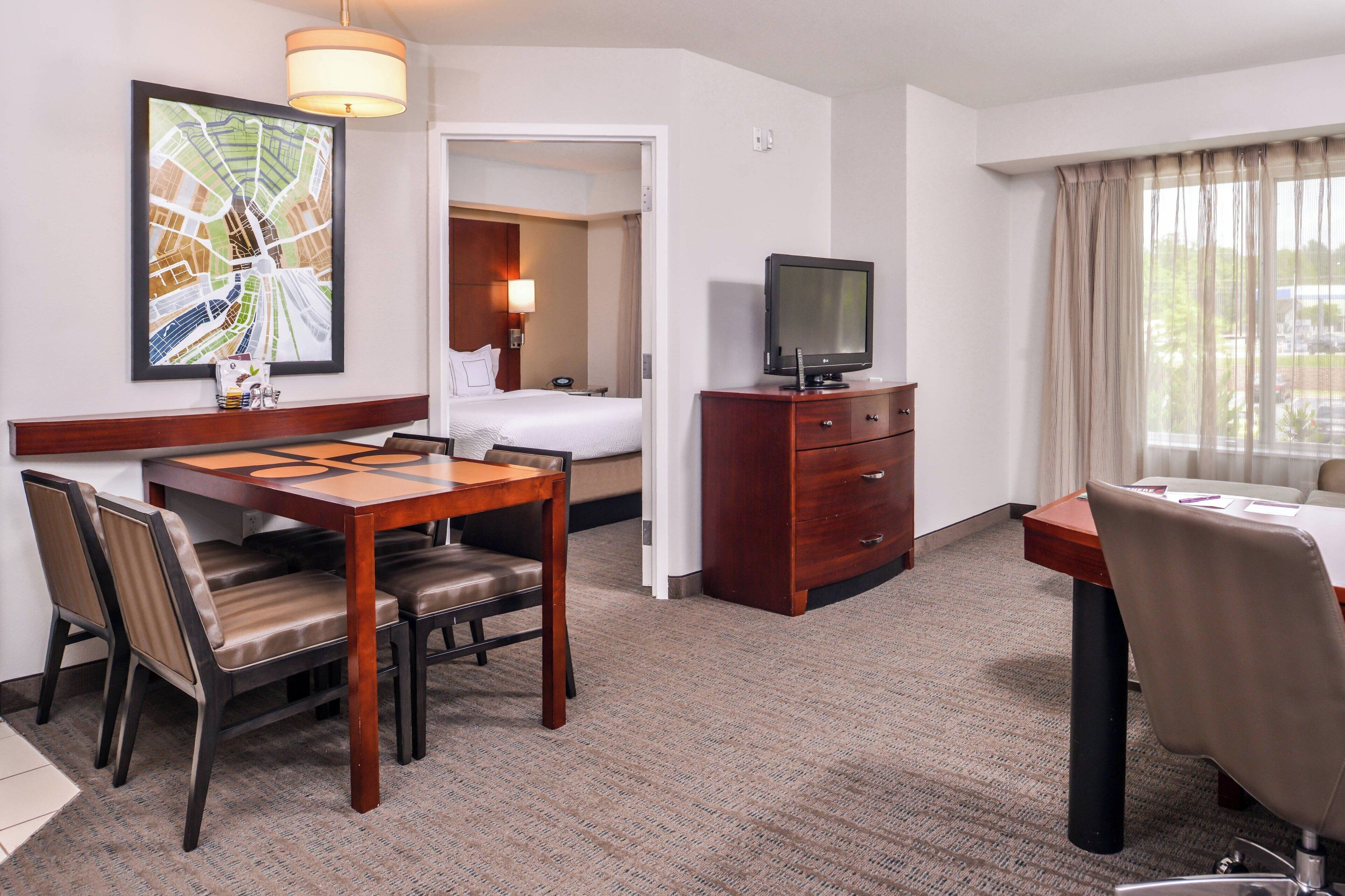 suite, 2 bedrooms | pillow-top beds, desk, laptop workspace, iron/ironing board
