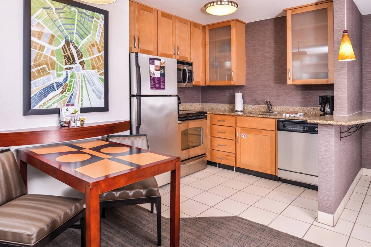 suite, 1 bedroom, non smoking | pillow-top beds, desk, laptop workspace, iron/ironing board