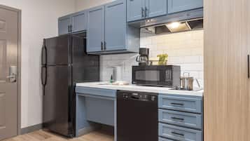 1 bedroom, desk, laptop workspace, blackout drapes