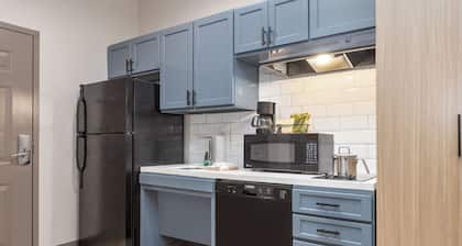 Candlewood Suites Houston (The Woodlands) by IHG