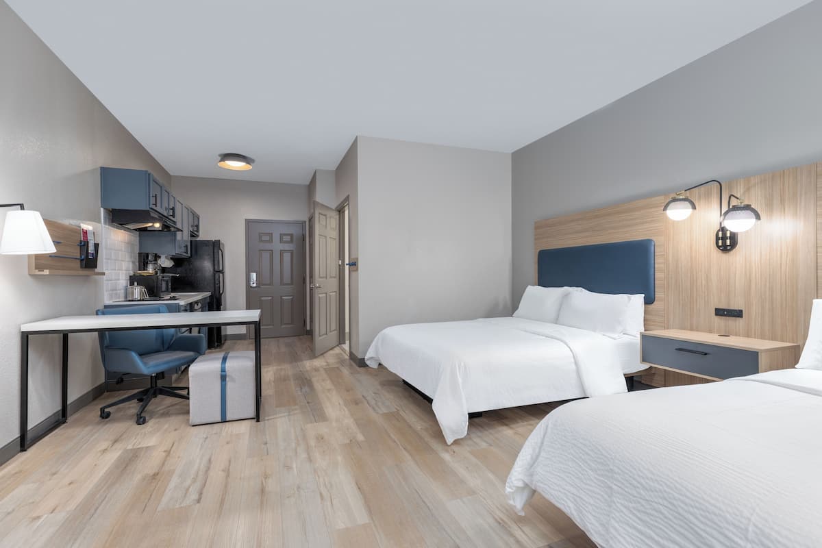 1 bedroom, desk, laptop workspace, blackout drapes