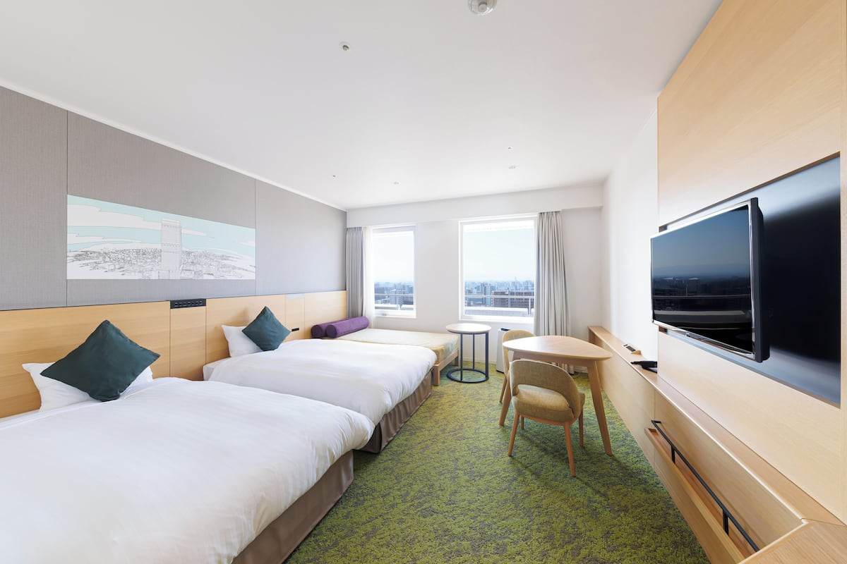 Desk, free WiFi, bed sheets