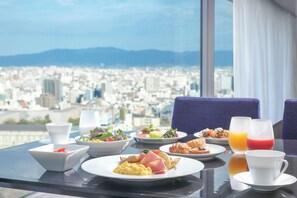 每日供應吃到飽早餐 (每人 JPY3000)