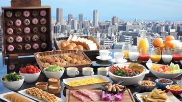 Daily buffet breakfast (JPY 3000 per person)