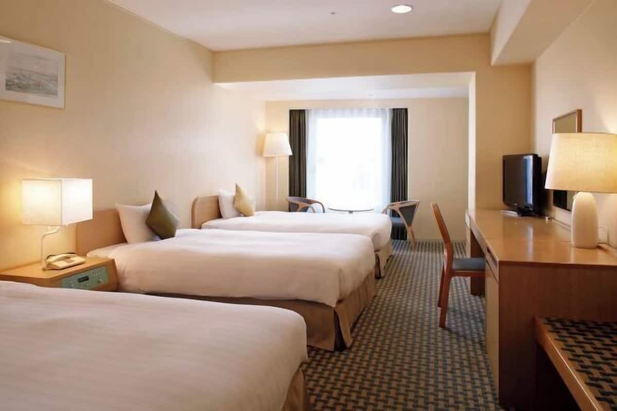 Desk, free WiFi, bed sheets