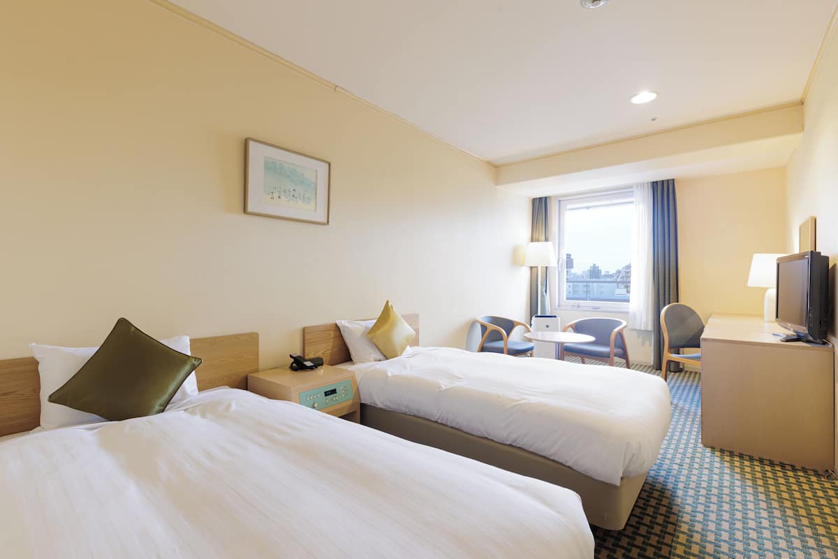 Twin Room | Desk, free WiFi, bed sheets