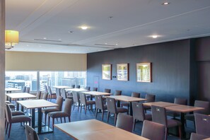 Frokostbuffé hver dag (JPY 3000 per person)