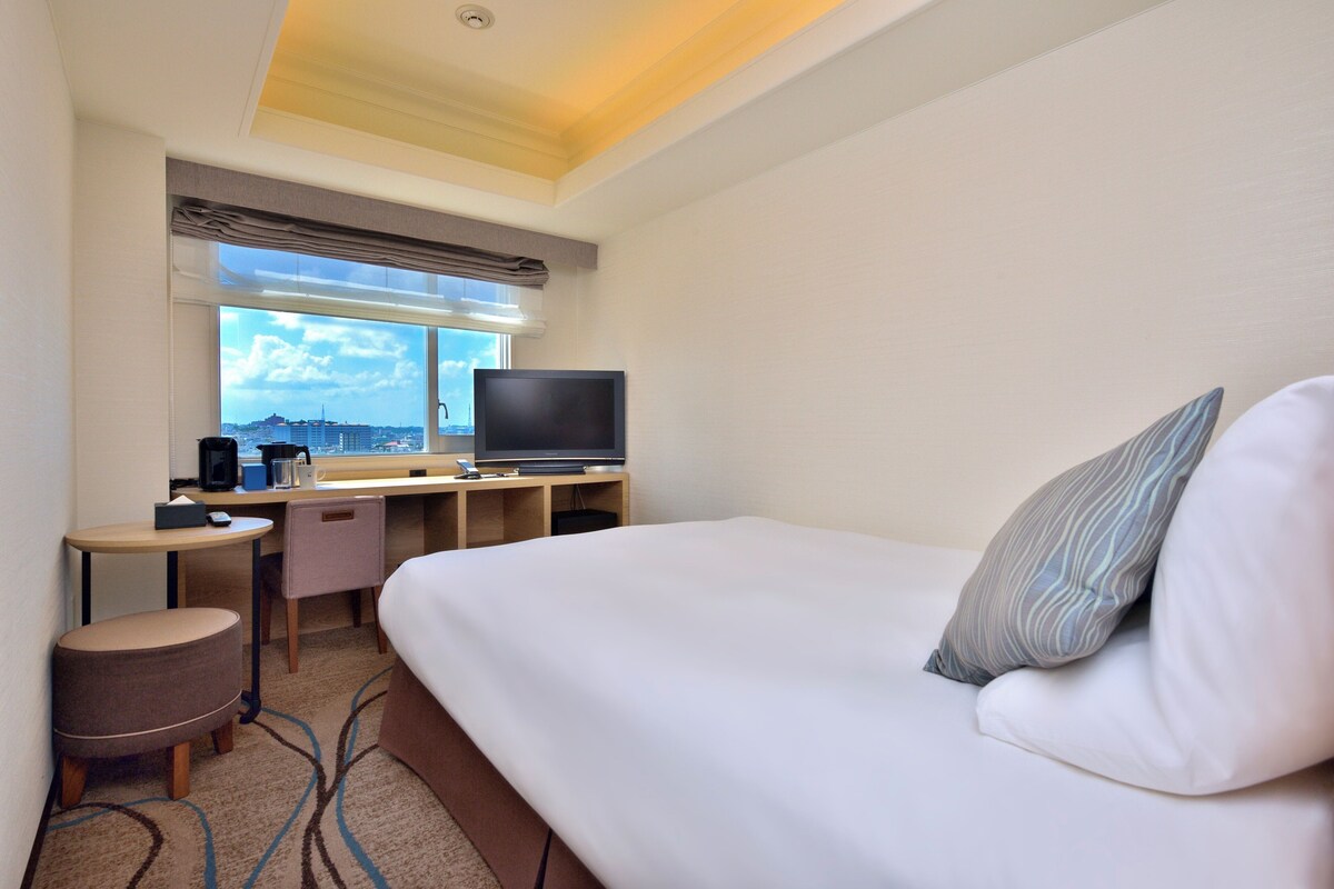 Standard Double Room | Pillowtop beds, in-room safe, blackout drapes, WiFi (free)