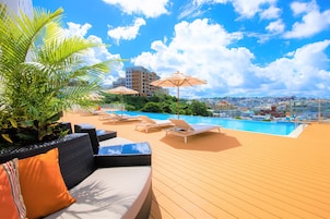 Seasonal outdoor pool