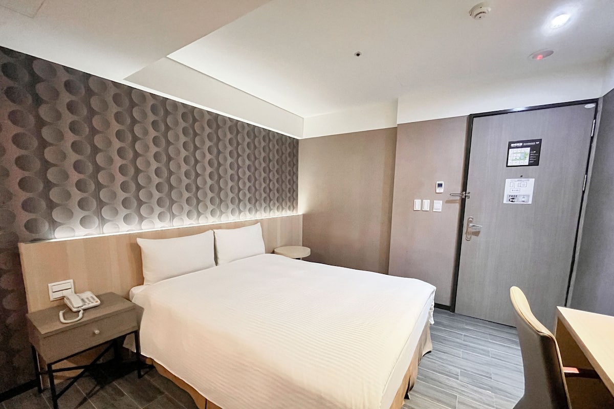 Couette en duvet, minibar, bureau, rideaux dâobscurcissement