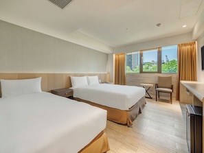 Triple Room | Down comforters, minibar, desk, blackout drapes - Guide Hotel Taipei Fuxing N (Taipei)