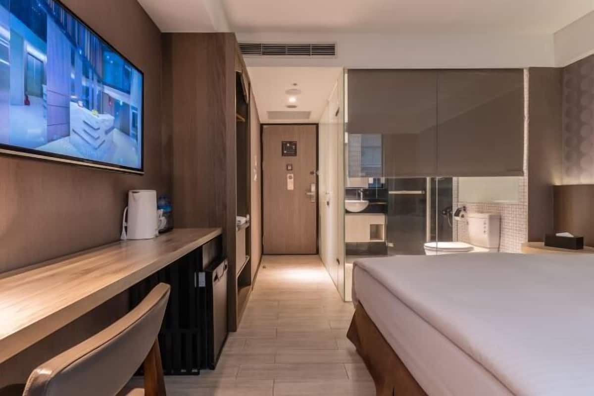 Down comforters, minibar, desk, blackout drapes