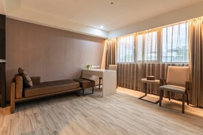 Deluxe Suite | Living room - Guide Hotel Taipei Fuxing N (Taipei)