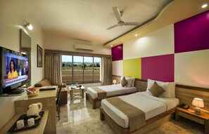 Frette Italian sheets, premium bedding, down comforters - Lion Lords Inn Rajula (Rajula)