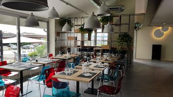 Food court