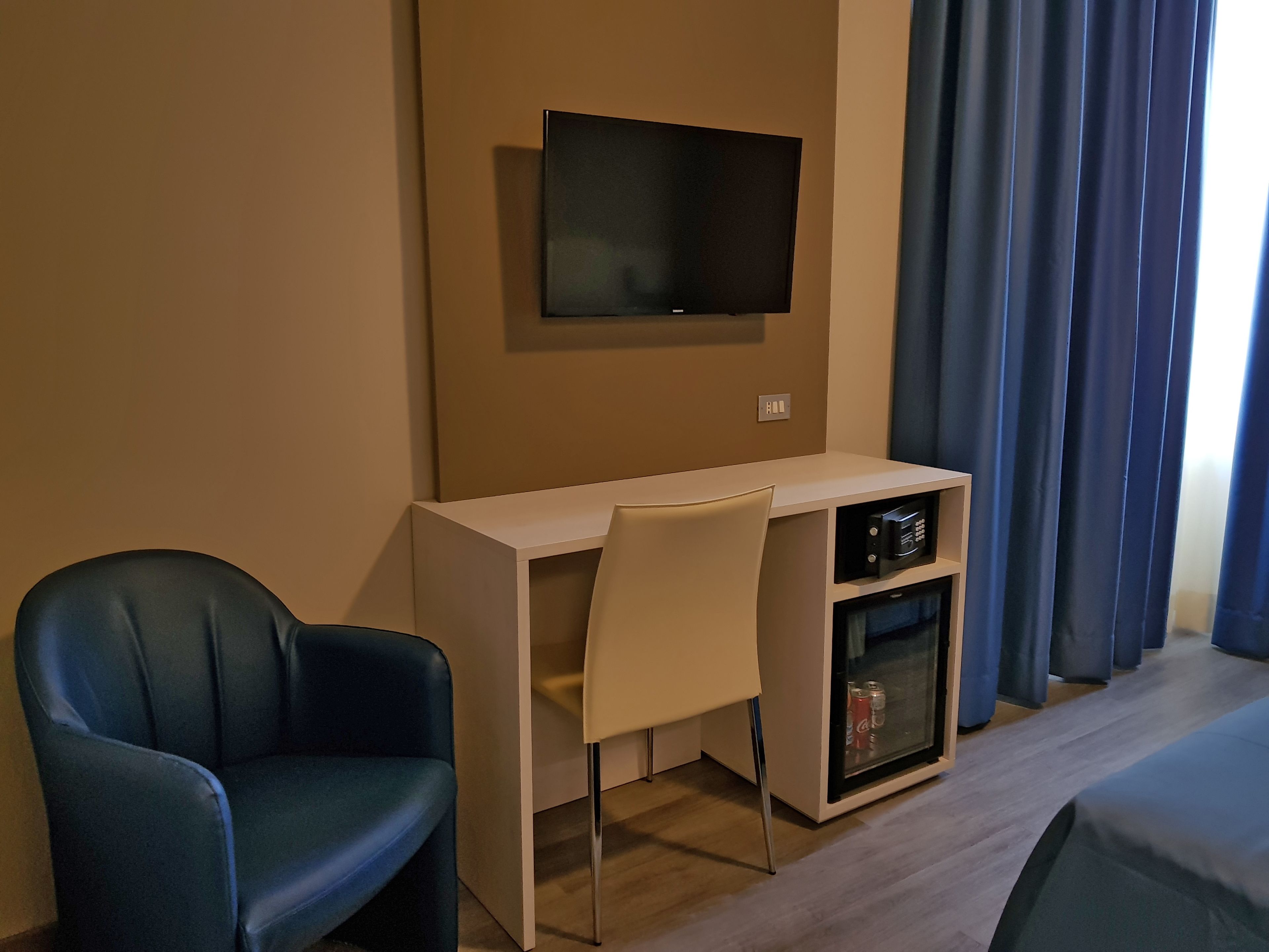 minibar, in-room safe, desk, blackout curtains