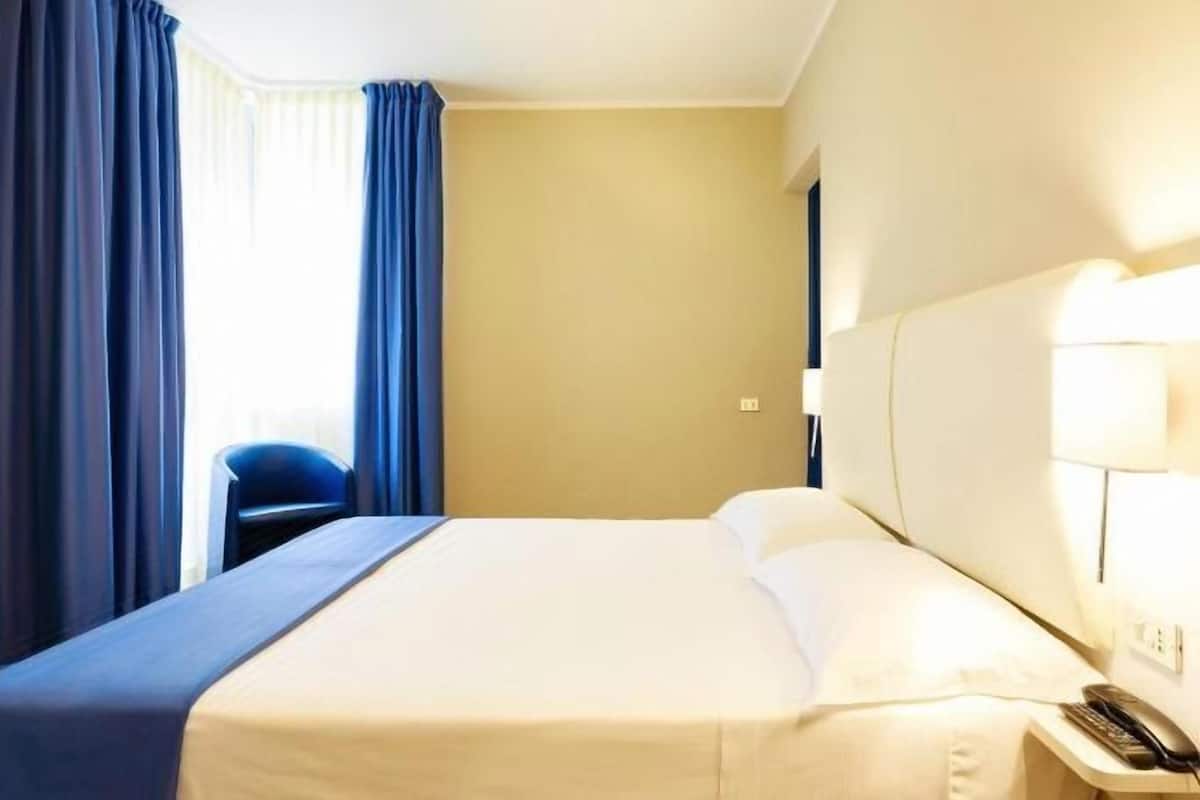 Minibar, in-room safe, desk, blackout drapes