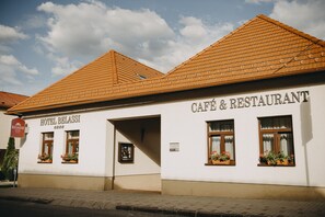 Konaklama yerinin ön cephesi