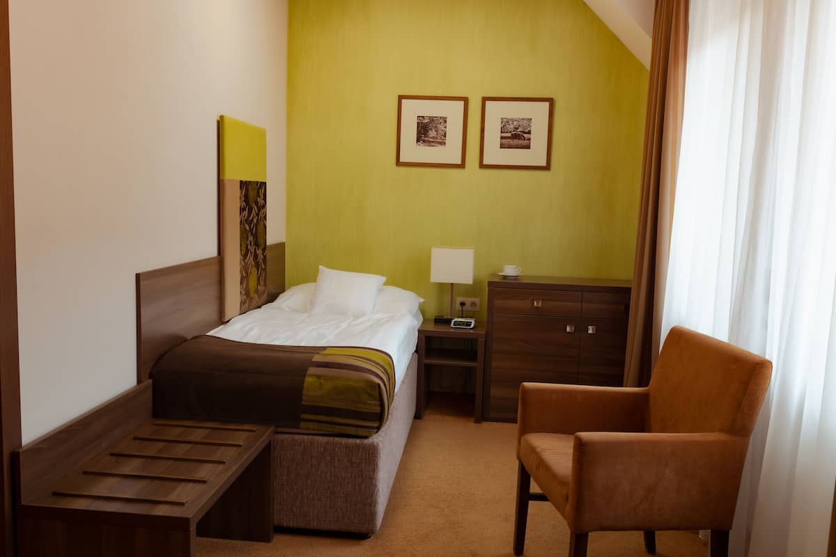 Economy Single Room
