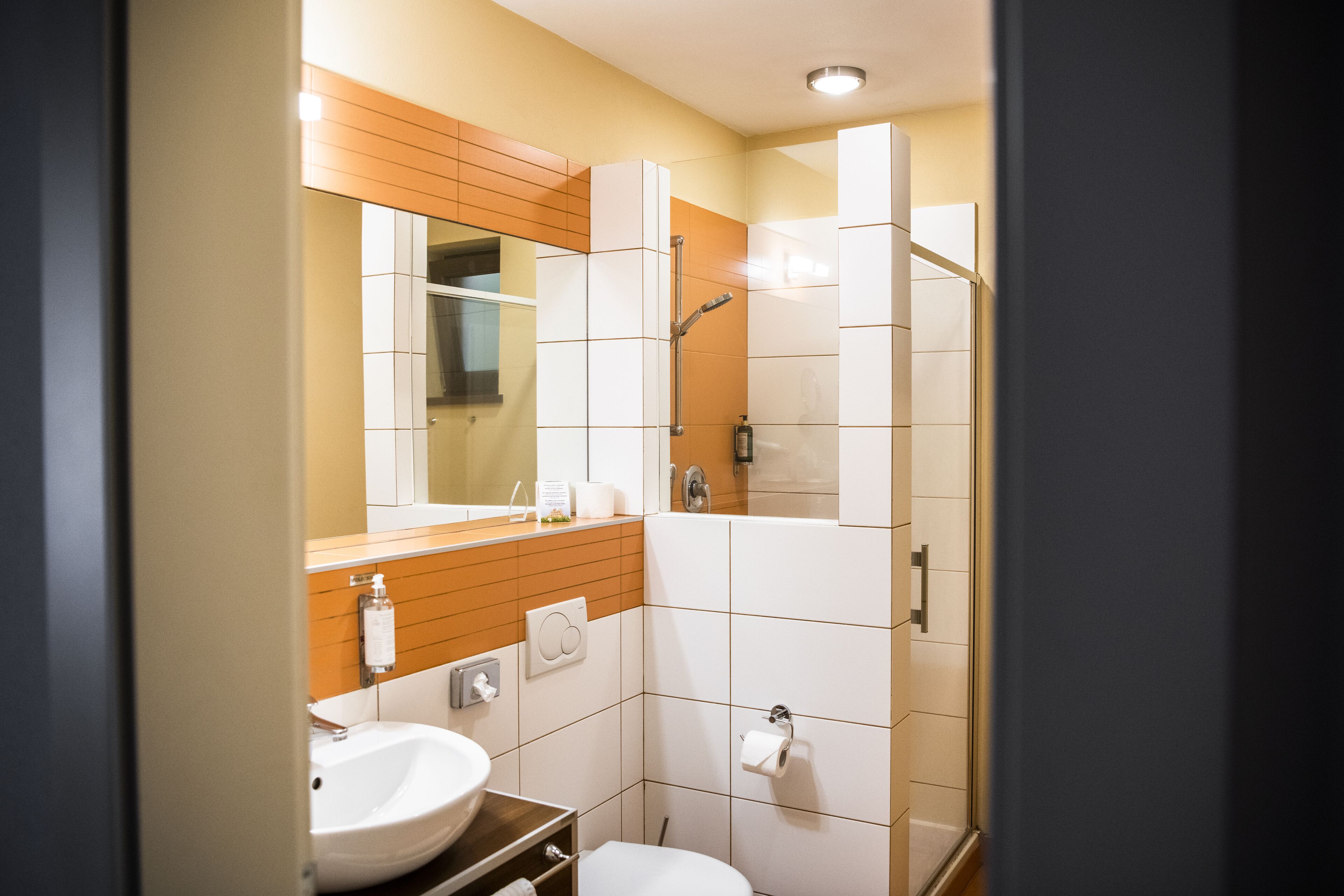 apartment, 2 bedrooms | bathroom | free toiletries, hair dryer, towels, soap