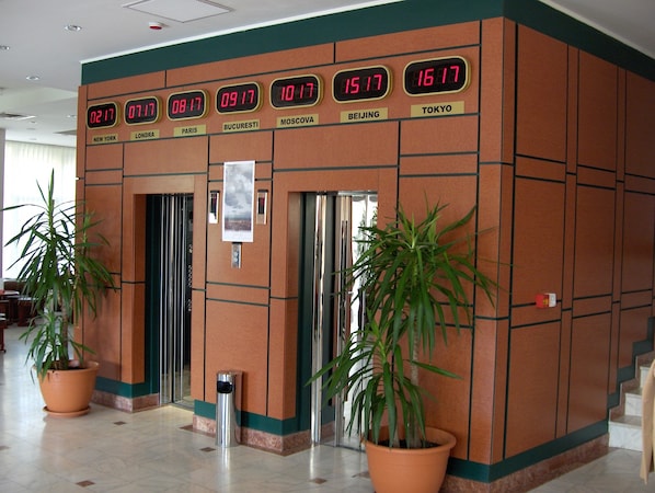Lobby - Egreta (Tulcea)